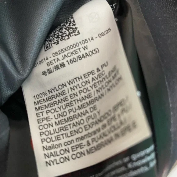 Arc'teryx Women’s beta Jacket - Picture 11 of 12